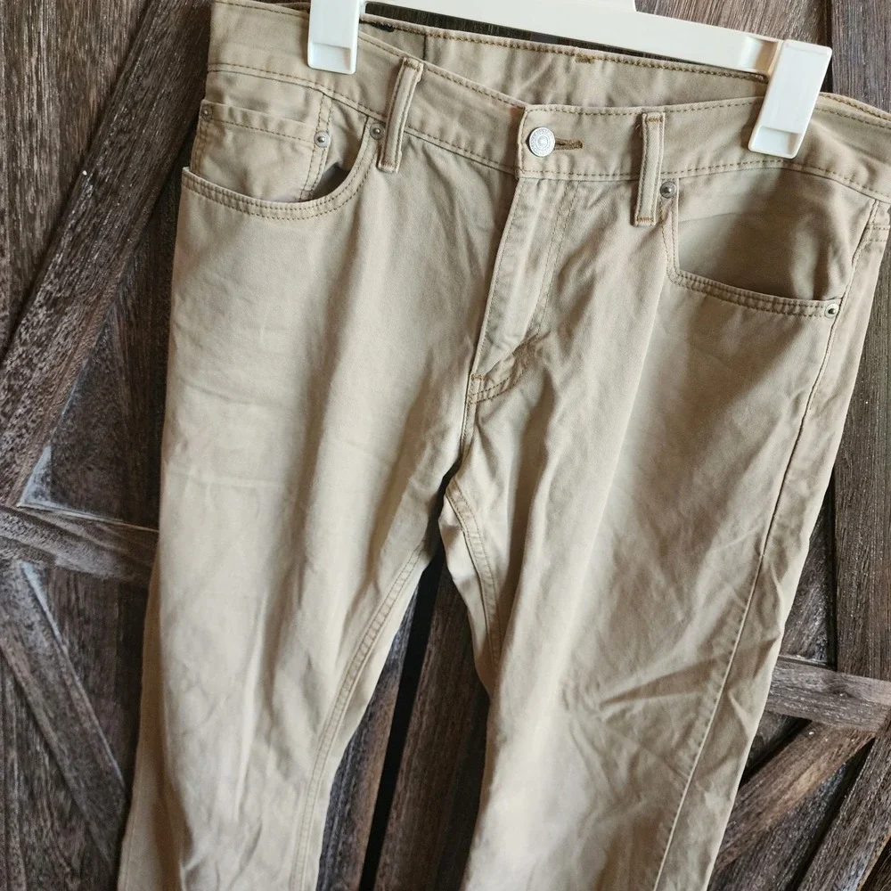 Levis Jeans Men's 33x31 Beige‎ Khaki Cotton Straight Fit Lightweight White Tag